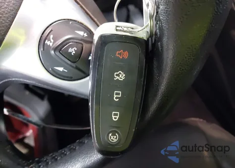 2015 Ford Escape Titanium z USA, uszkodzony, nr VIN 1FMCU9J97FUC02477